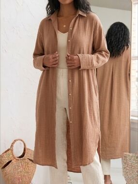 H&M Crinkled Button-Front Dress in Camel Brown